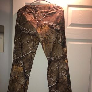 Under Armour size 8 deer camo pants (never worn)